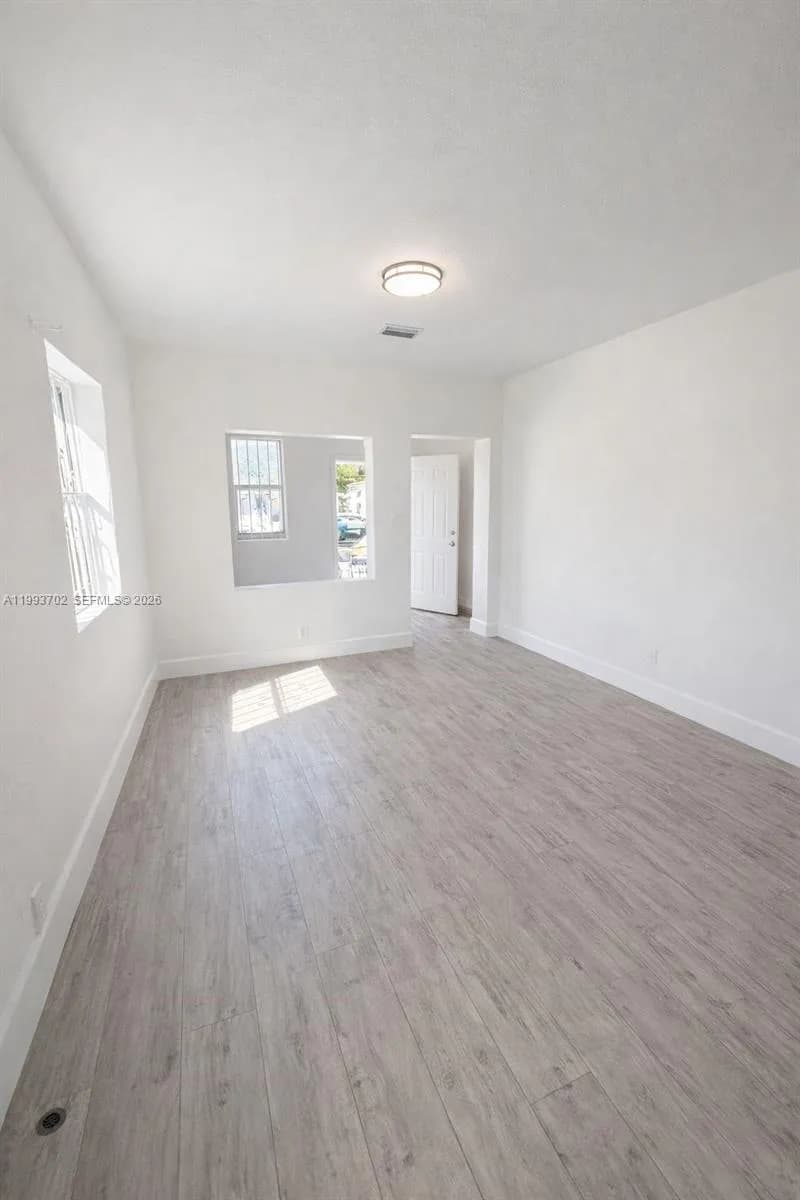 1538 NW 66 ST # 1, Miami FL 33147