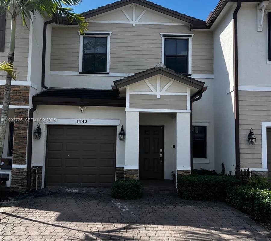 5942 Mustang Mnr, Davie FL 33314