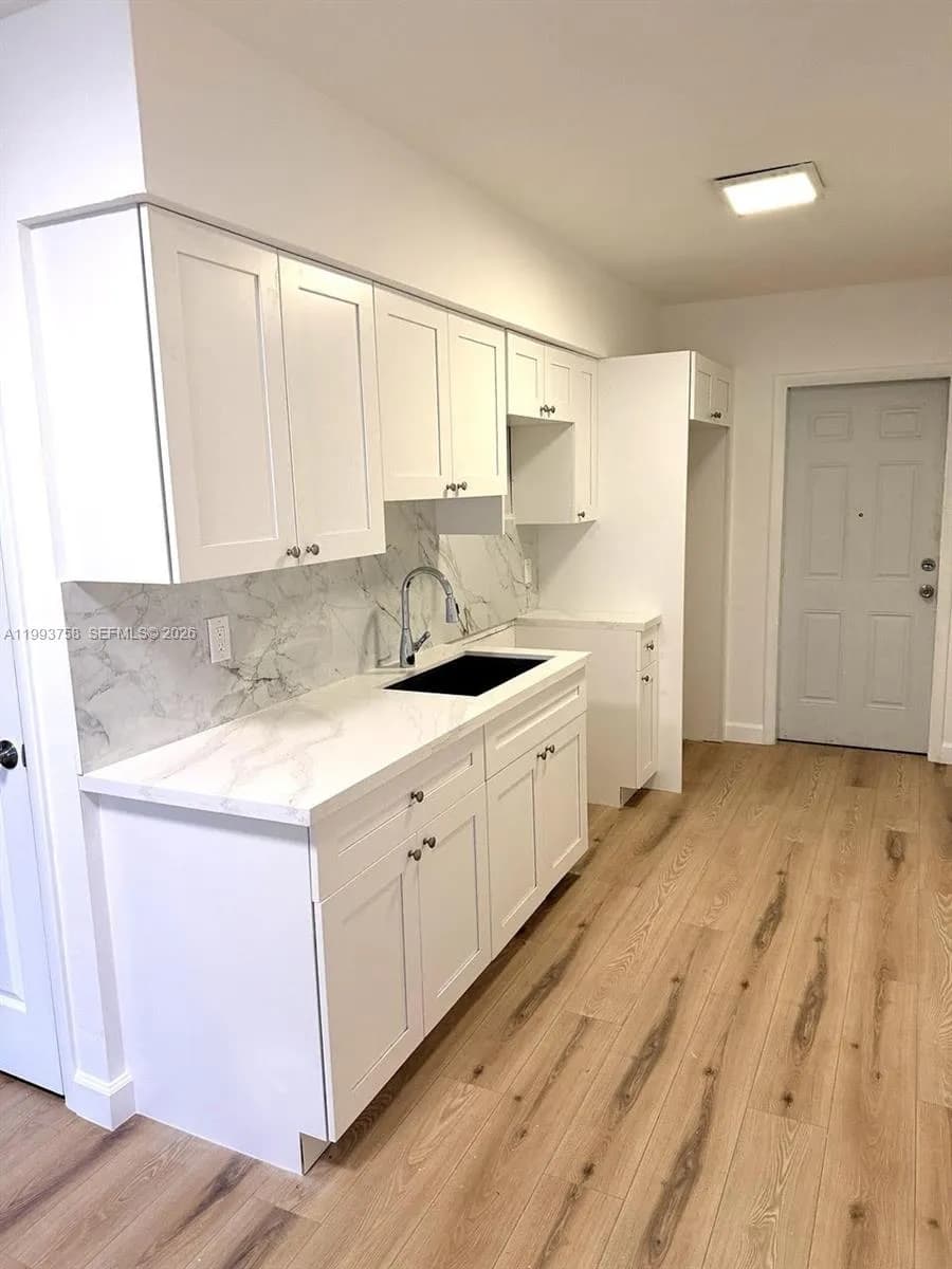 640 SW 5th St # 1, Miami FL 33130