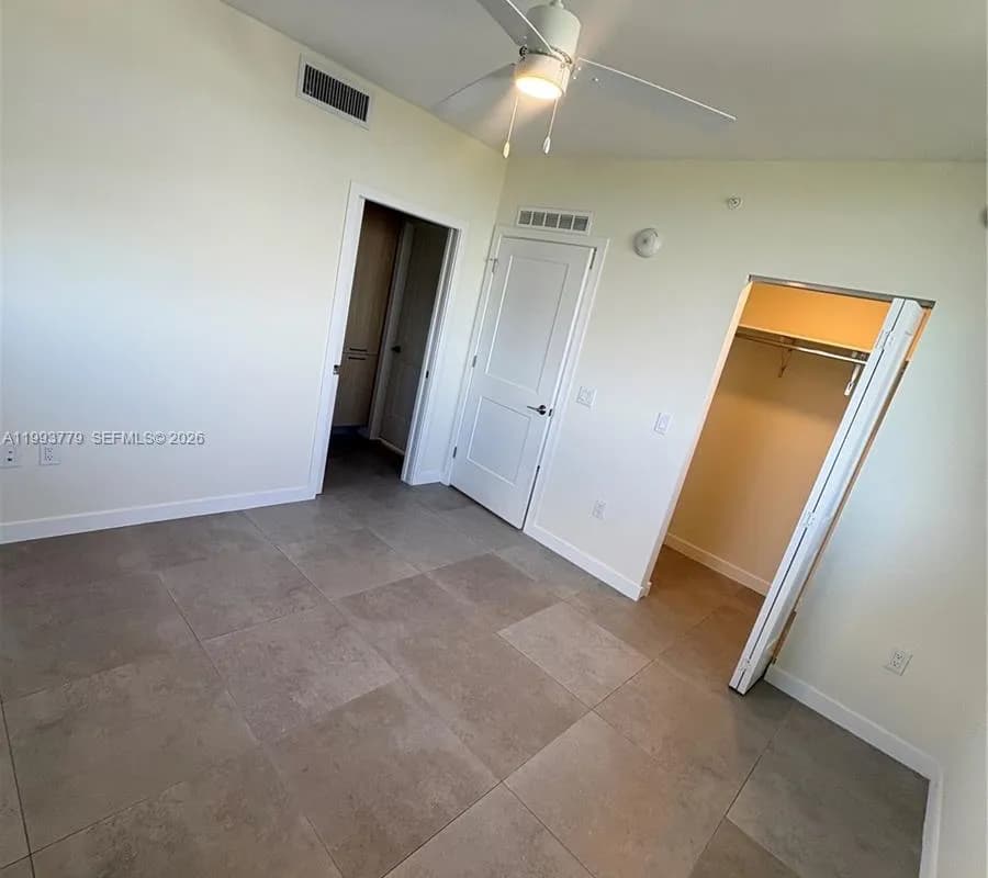 16395 Biscayne Blvd # 2010, North Miami Beach FL 33160