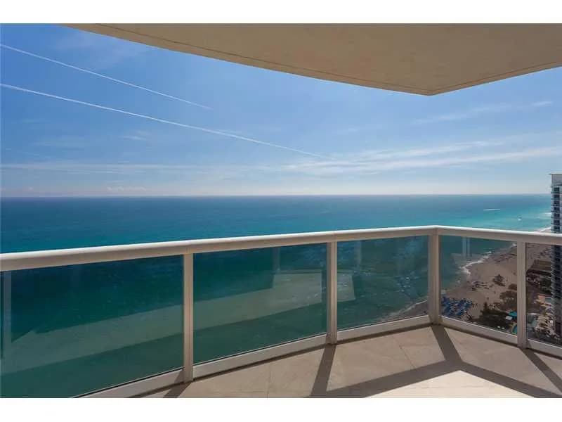 3 bedroom 4 bath for sale at 18911 Collins Ave # 2705, Sunny Isles Beach FL 33160