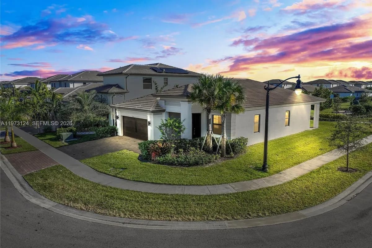 17564 SW 41st St, Miramar FL 33029