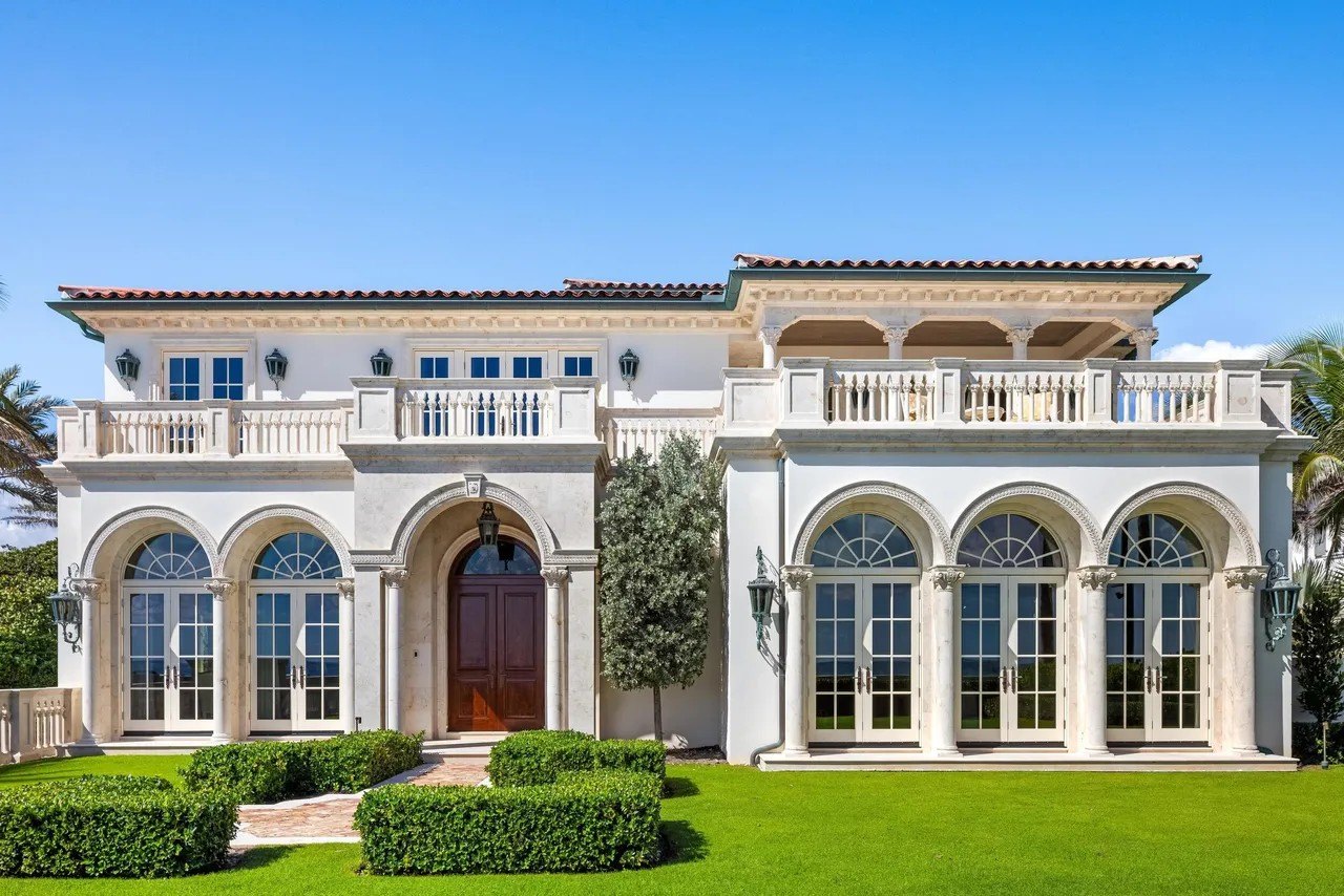 EXCLUSIVE: Trump’s ‘Trash Kingpin’ Donor Lists Palm Beach Mansion for $60 Million—Months After Selling Nearby Home for $38 Million