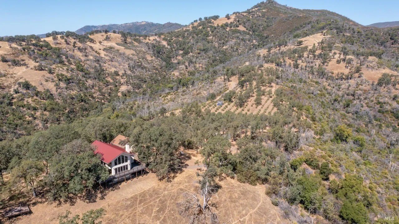 Six-Story ‘Tiny Tower’ That Measures Just 12 Feet Across Lists for a Very Petite Price in the Heart of Philadelphia’s Brewerytown