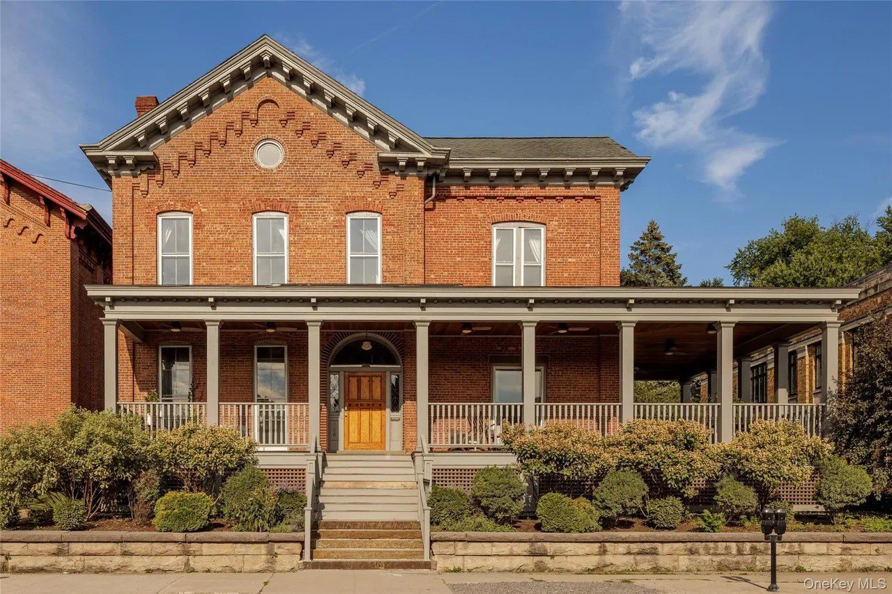 $1.6 Million Midcentury Modern Marvel Boasts 2 ADUs—and a Secret Trapdoor Hiding an Antique Safe