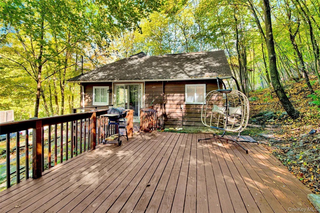 Going, Going, Gone? Another Cape Cod Cottage That Sits Mere Feet From the Edge of Crumbling Ocean Bluff Lists for Less Than $200K