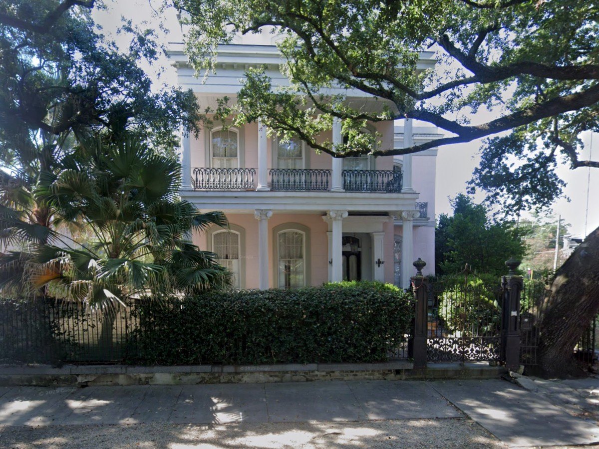 Jennifer Coolidge's New Orleans home