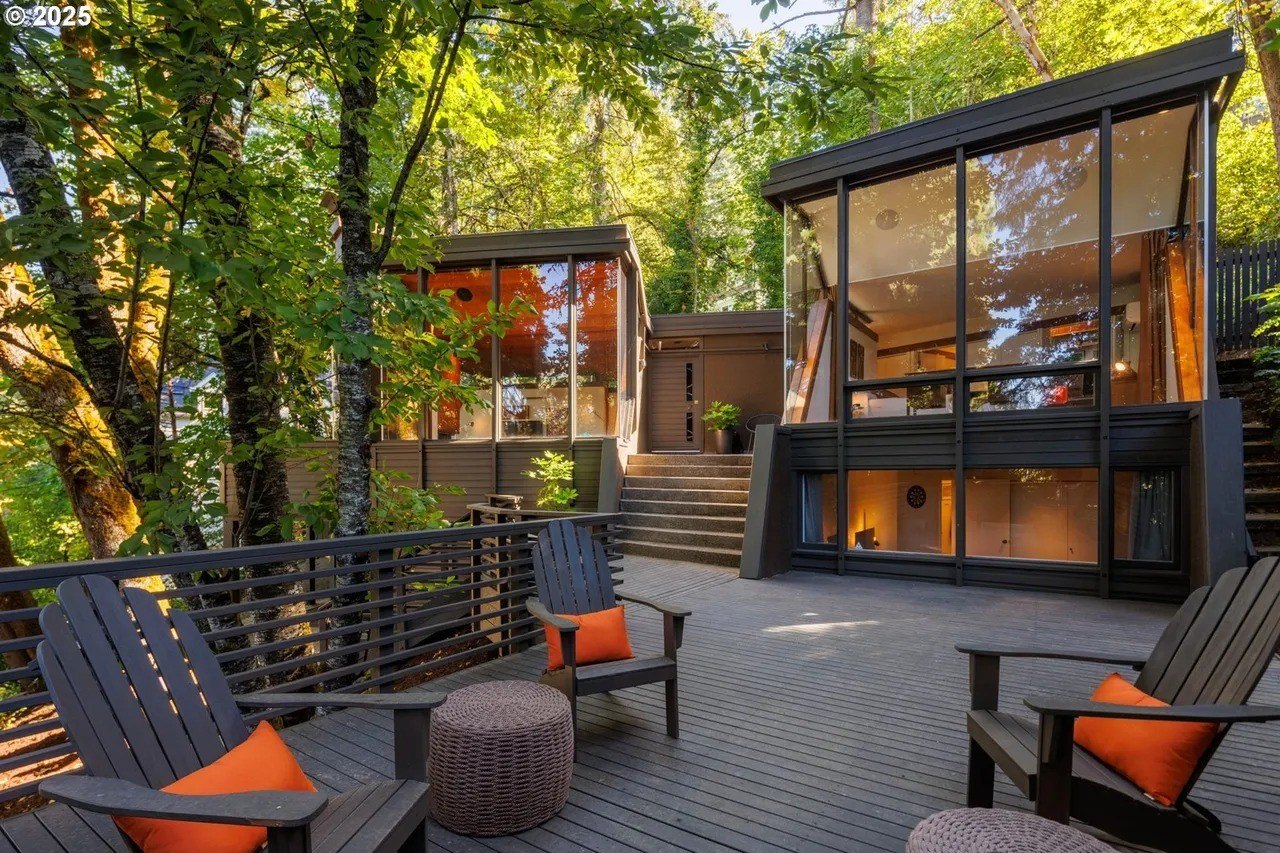‘Magic’ Midcentury Modern ‘Treehouse’ Designed by Famed Architect Otto Poticha Hits the Market in Oregon for $1 Million