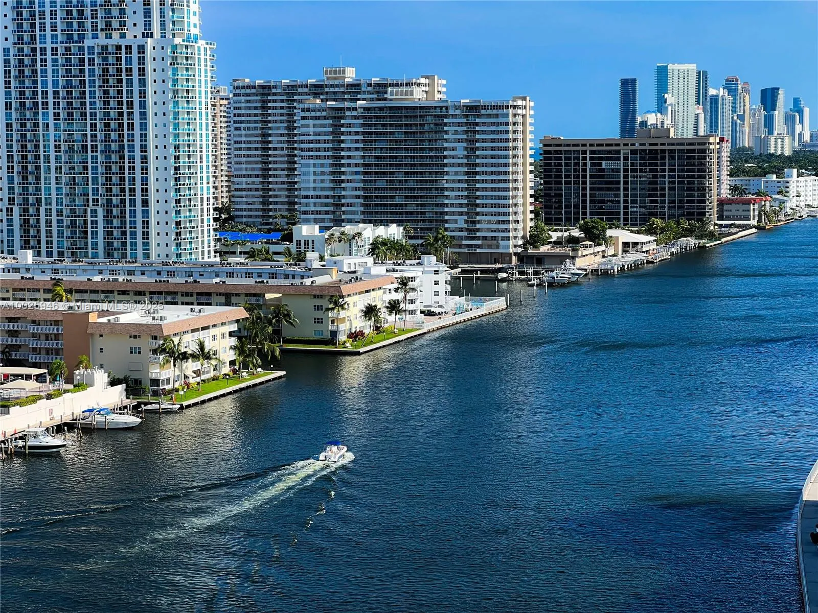 2602 E HALLANDALE BEACH BLVD # 1605, Hallandale Beach FL 33009