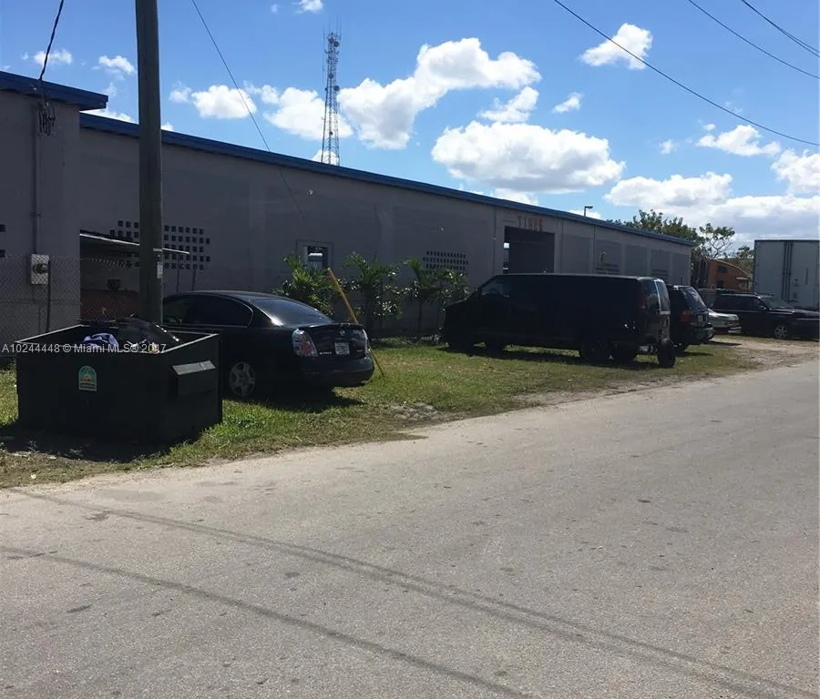 745 Parkway Pkwy, Homestead FL 33030