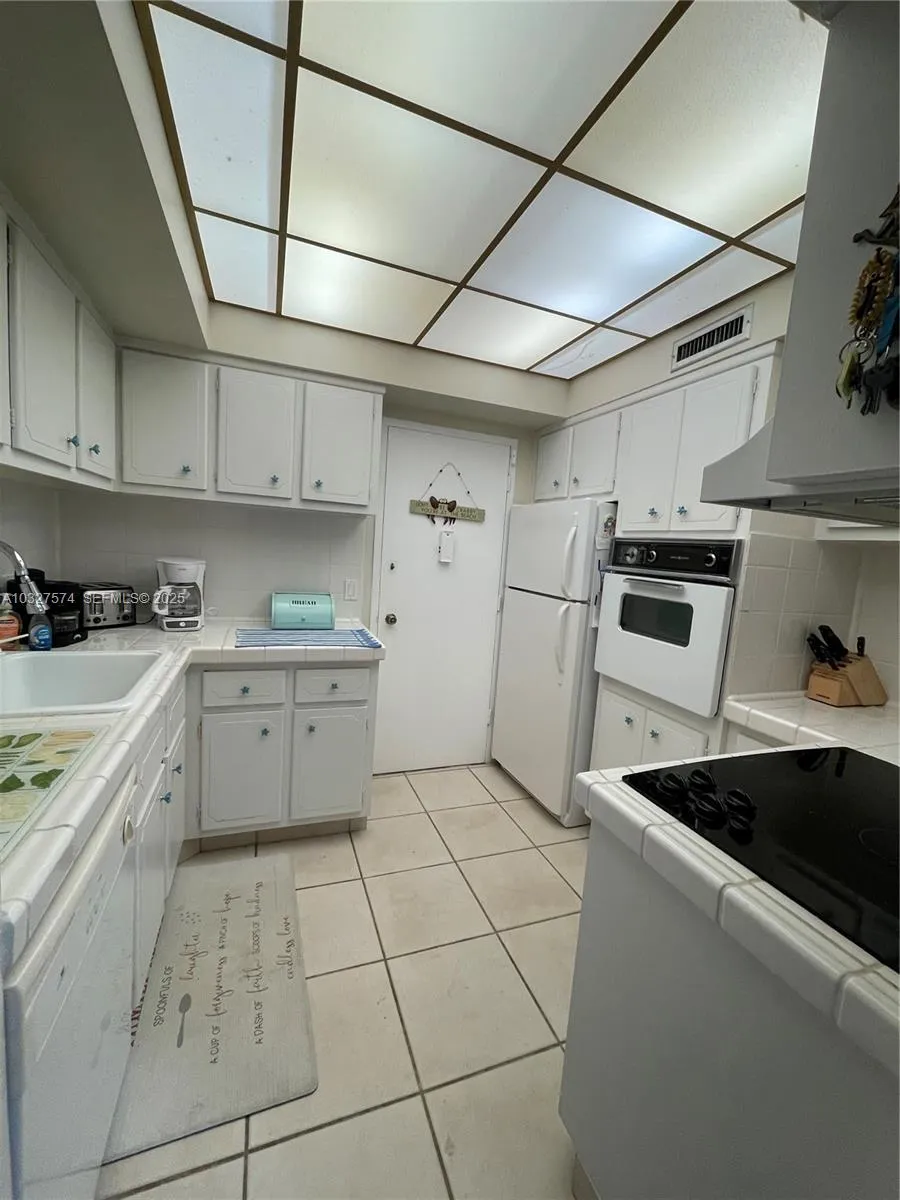 3505 S Ocean Dr # 921, Hollywood FL 33019