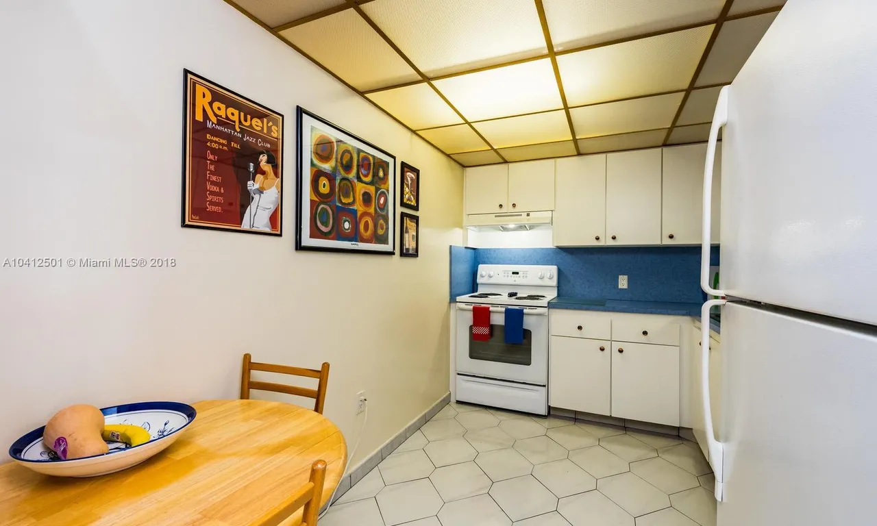 3675 N Country Club Dr # 206, Aventura FL 33180