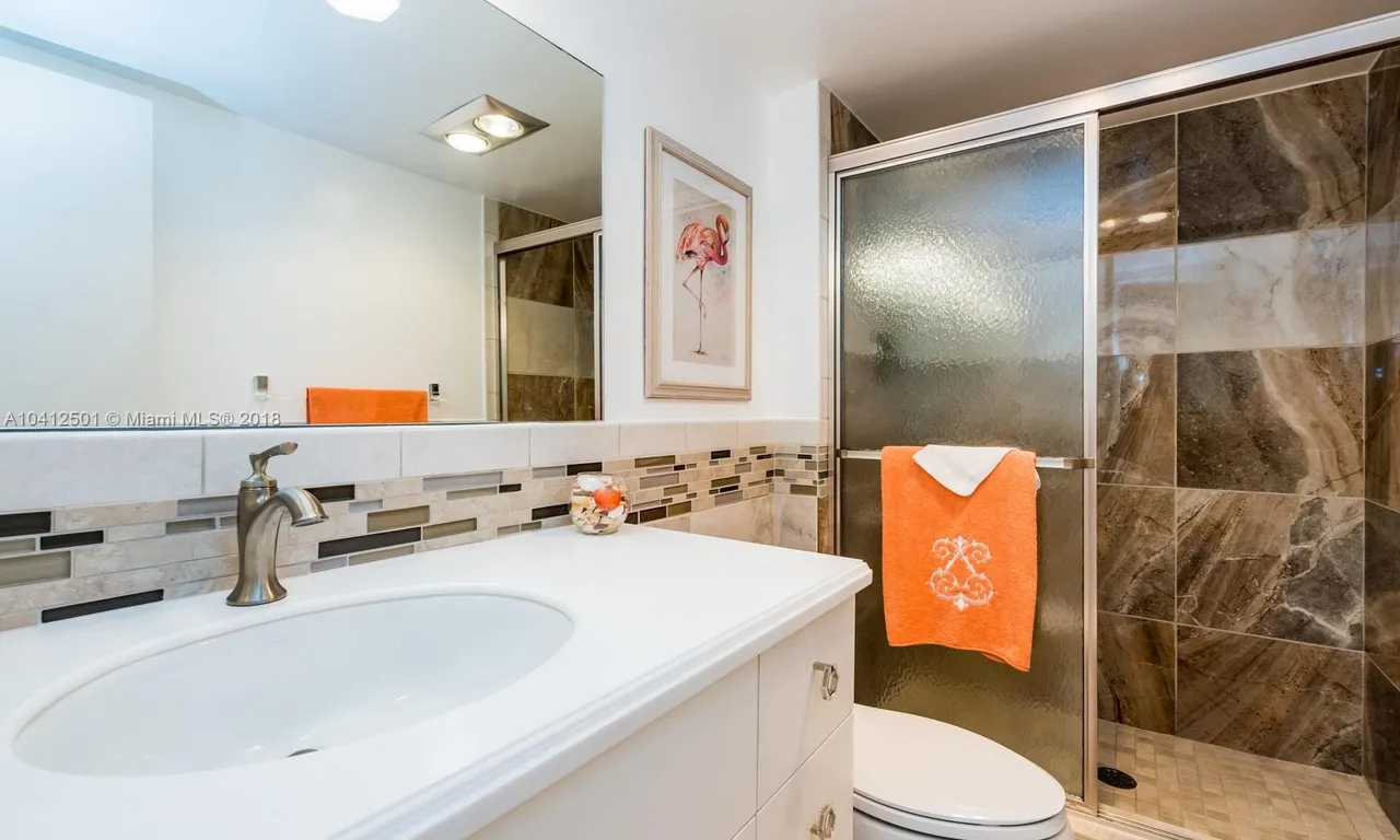 3675 N Country Club Dr # 206, Aventura FL 33180