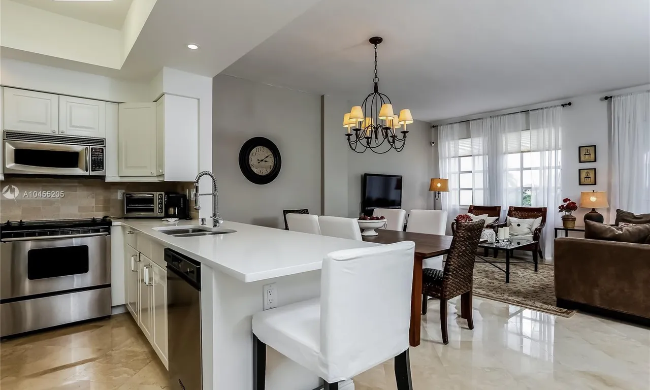 3 bedroom 2 bath for sale at 3700 Island Blvd # C307, Aventura FL 33160