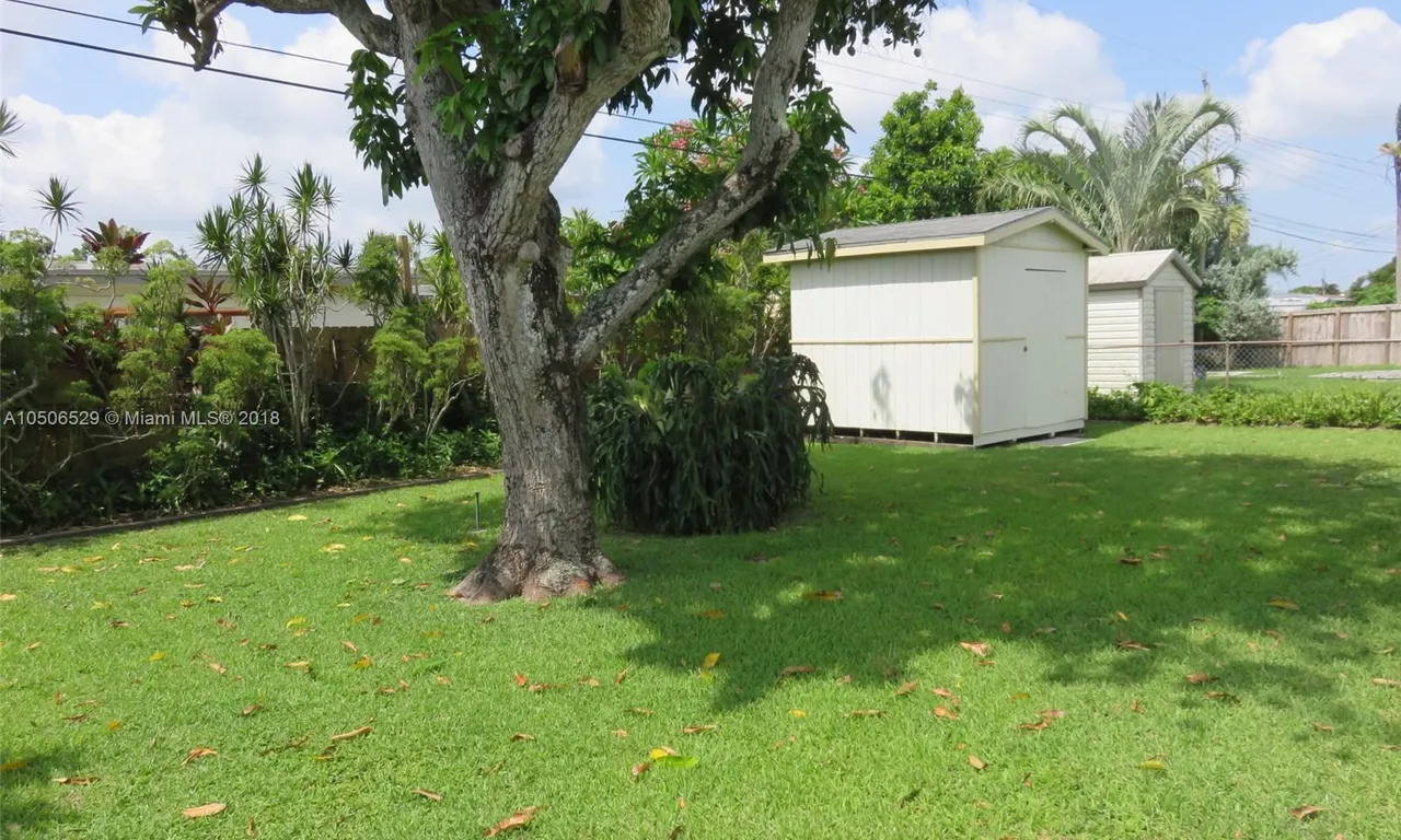 7790 NW 15th St, Pembroke Pines FL 33024