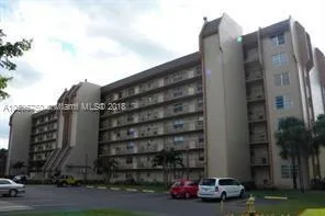 2 bedroom 2 bath for sale at 3001 W Rolling Hills Cir # 310, Davie FL 33328