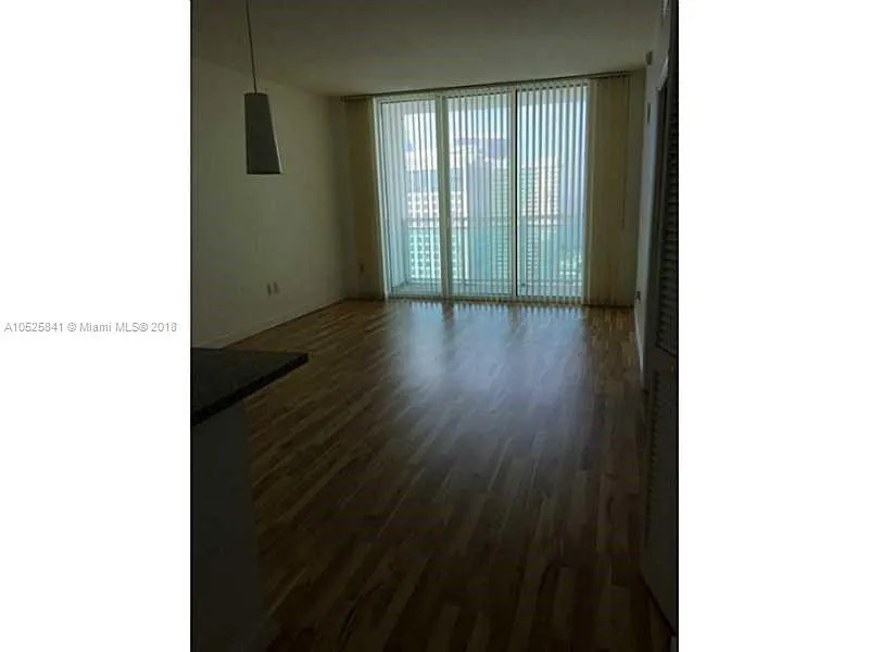 1 bedroom 1 bath for sale at 950 Brickell Bay Dr # 3403, Miami FL 33131