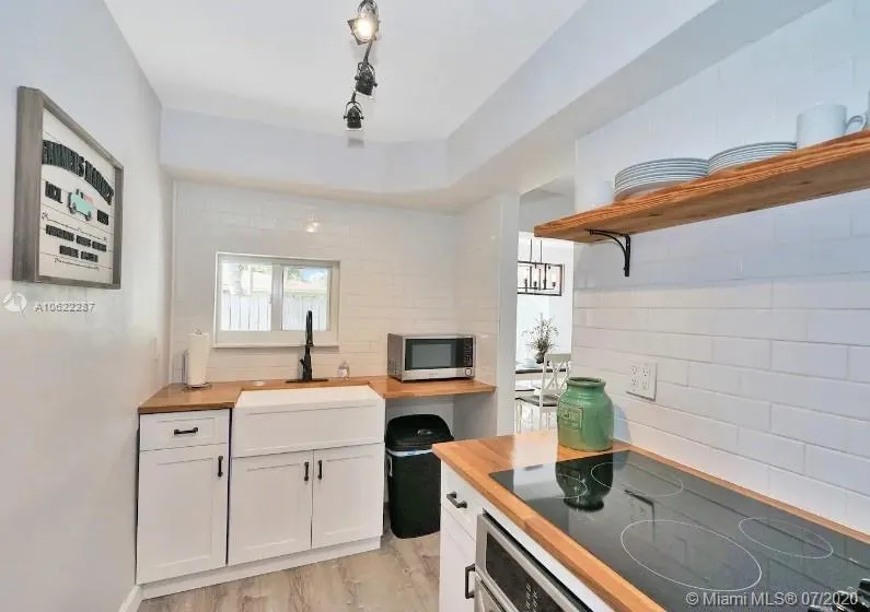 1239 NE 15th Ave, Fort Lauderdale FL 33304