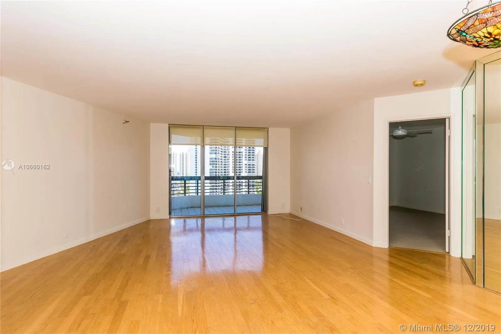 2 bedroom 2 bath for sale at 3500 Mystic Pointe Dr # 1607, Aventura FL 33180