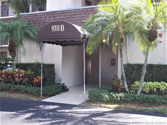1 bedroom 1 bath for sale at 9311 Orange Grove Dr # 405, Davie FL 33324