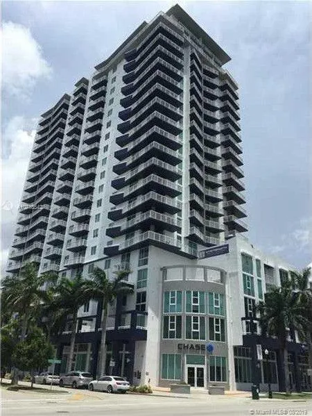 1 bedroom 1 bath for sale at 275 NE 18th St # 909, Miami FL 33132