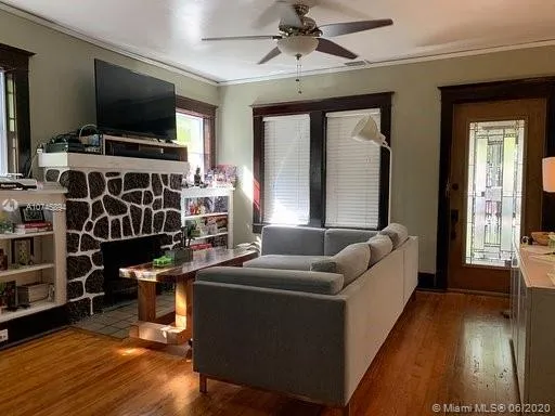 46 NE 43rd St, Miami FL 33137