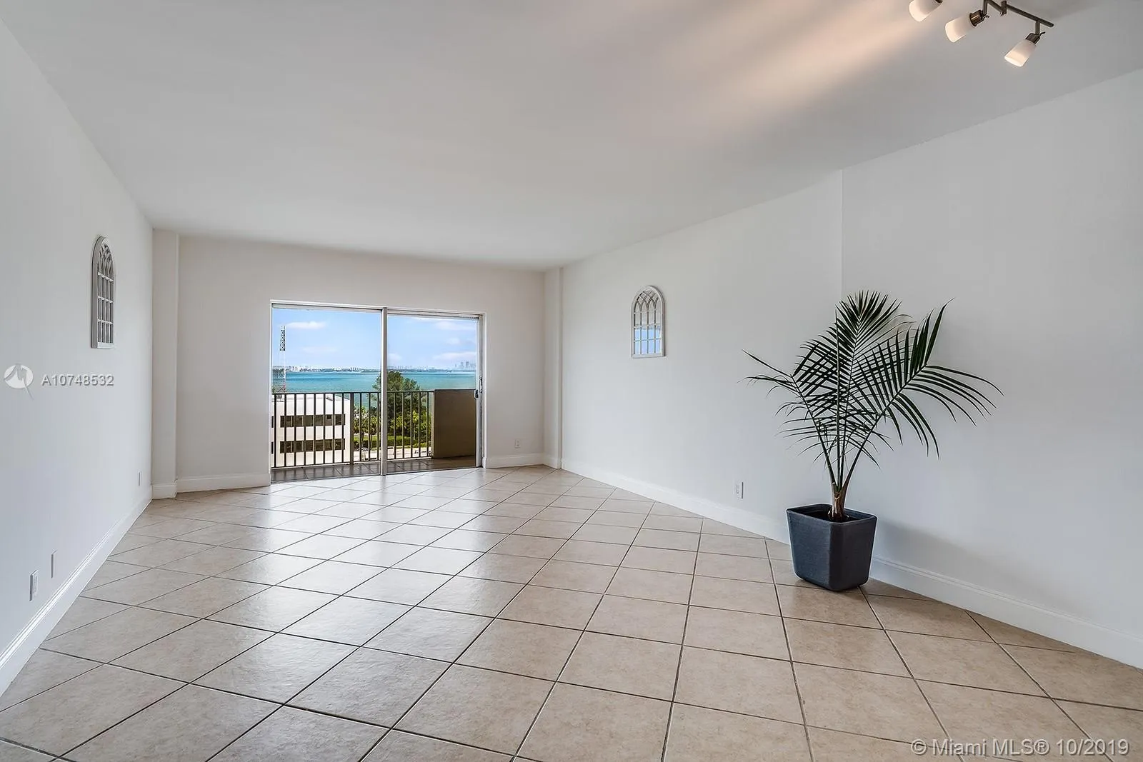 1455 N Treasure Dr # G, North Bay Village FL 33141