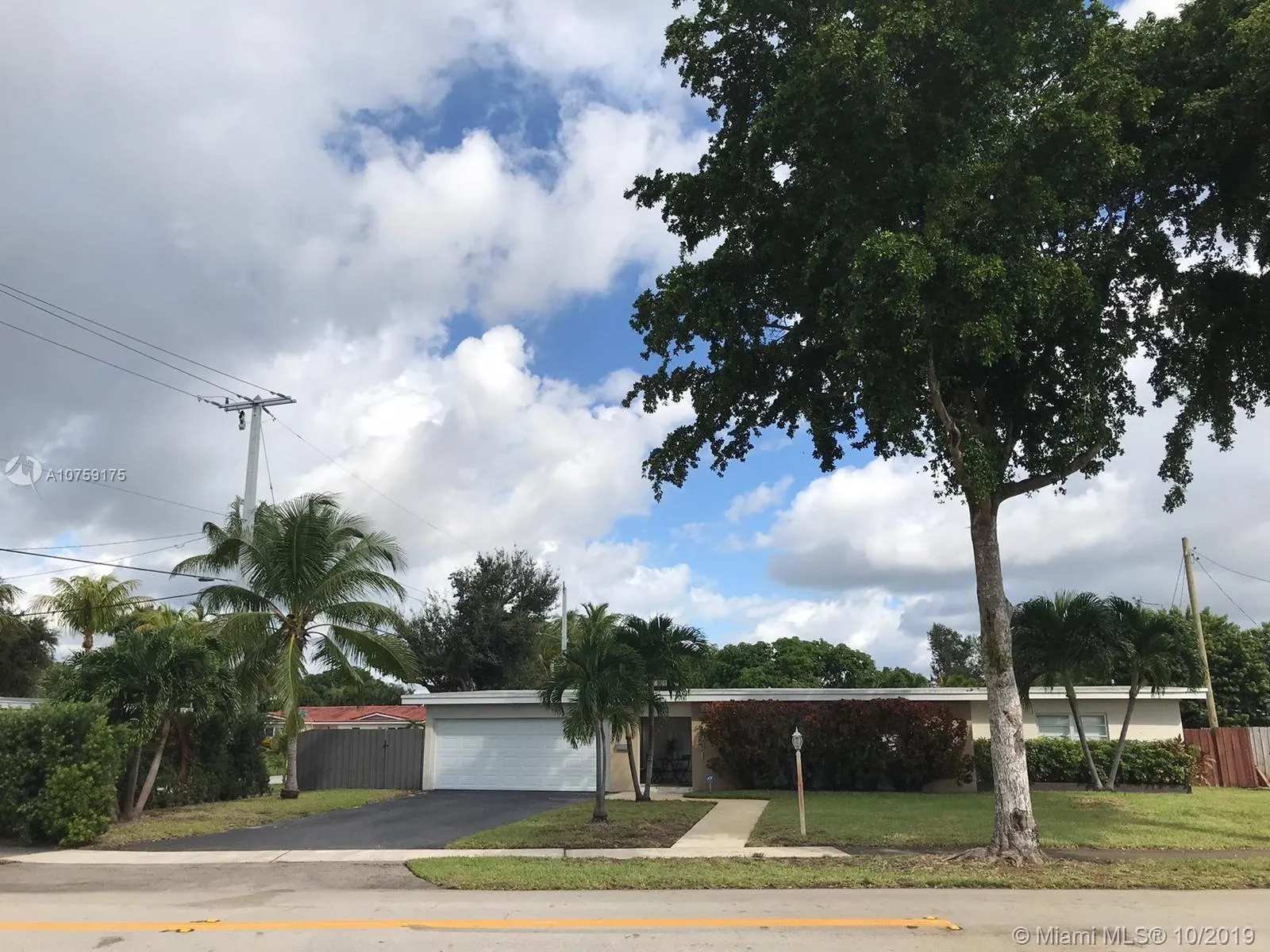 1901 NE 186th Dr, North Miami Beach FL 33179