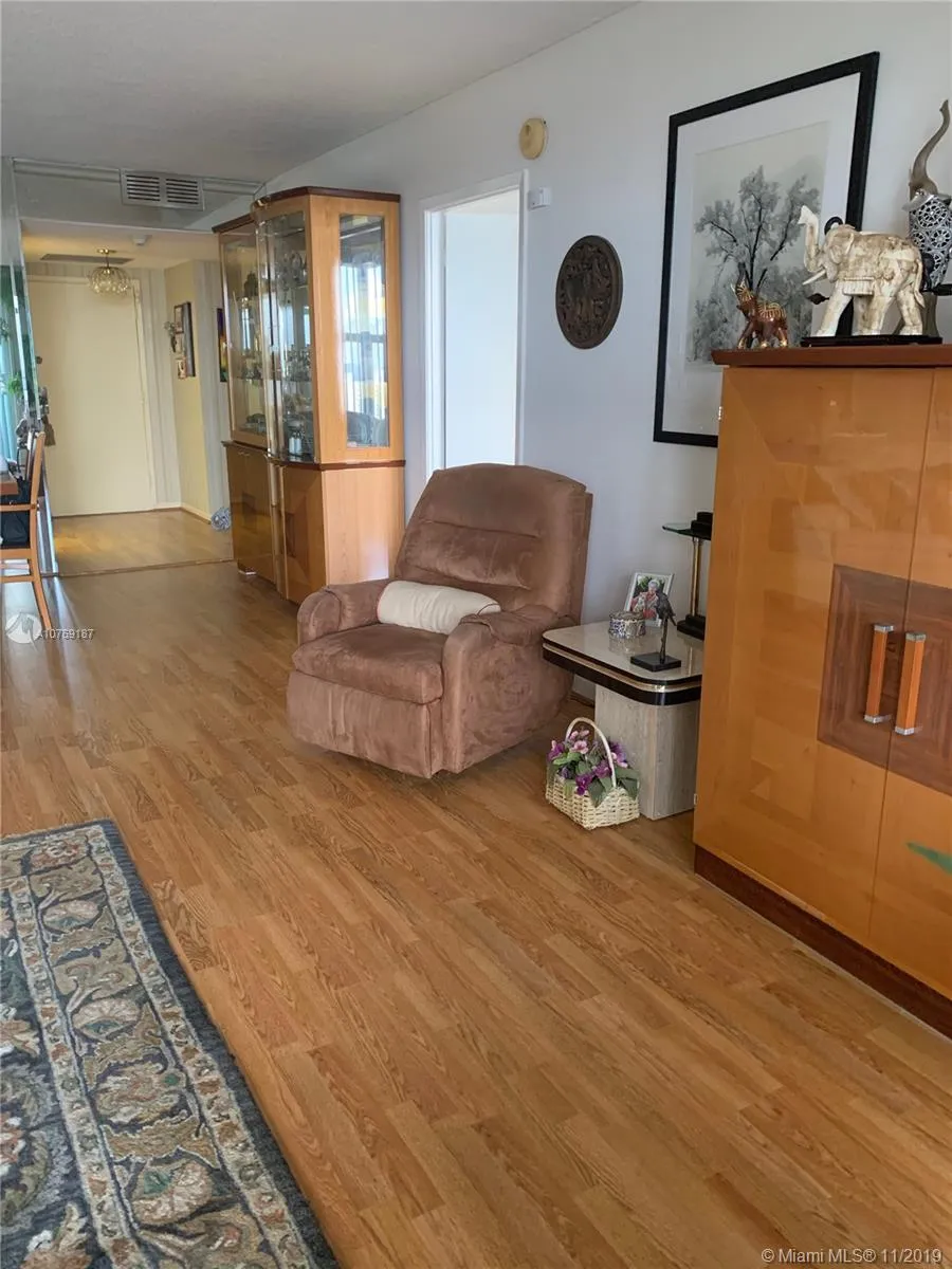 2500 Parkview Dr # 2303, Hallandale Beach FL 33009