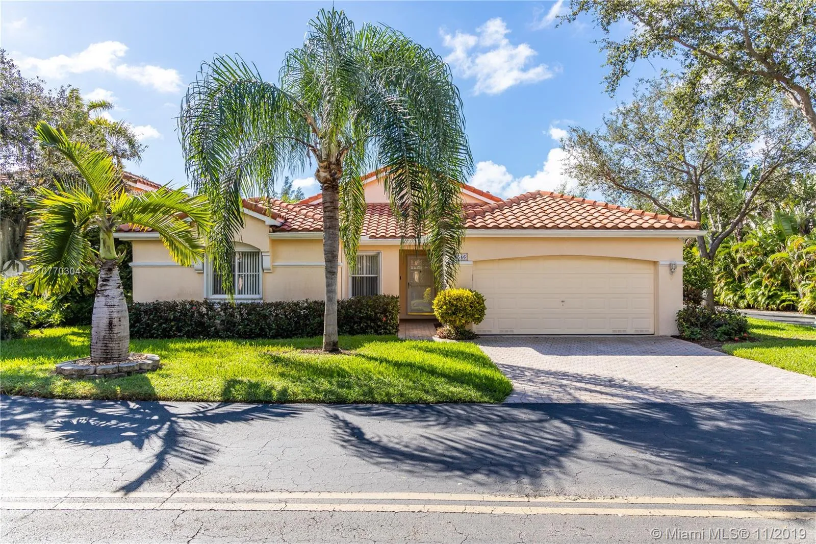 3 bedroom 2 bath for sale at 1546 E Lake Ct, Hollywood FL 33020