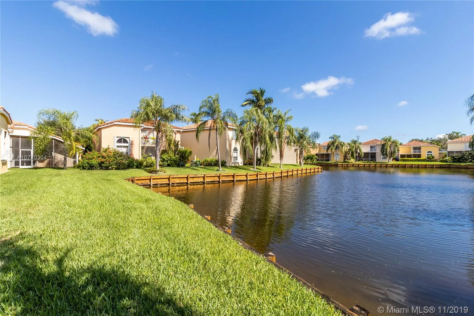 1546 E Lake Ct, Hollywood FL 33020