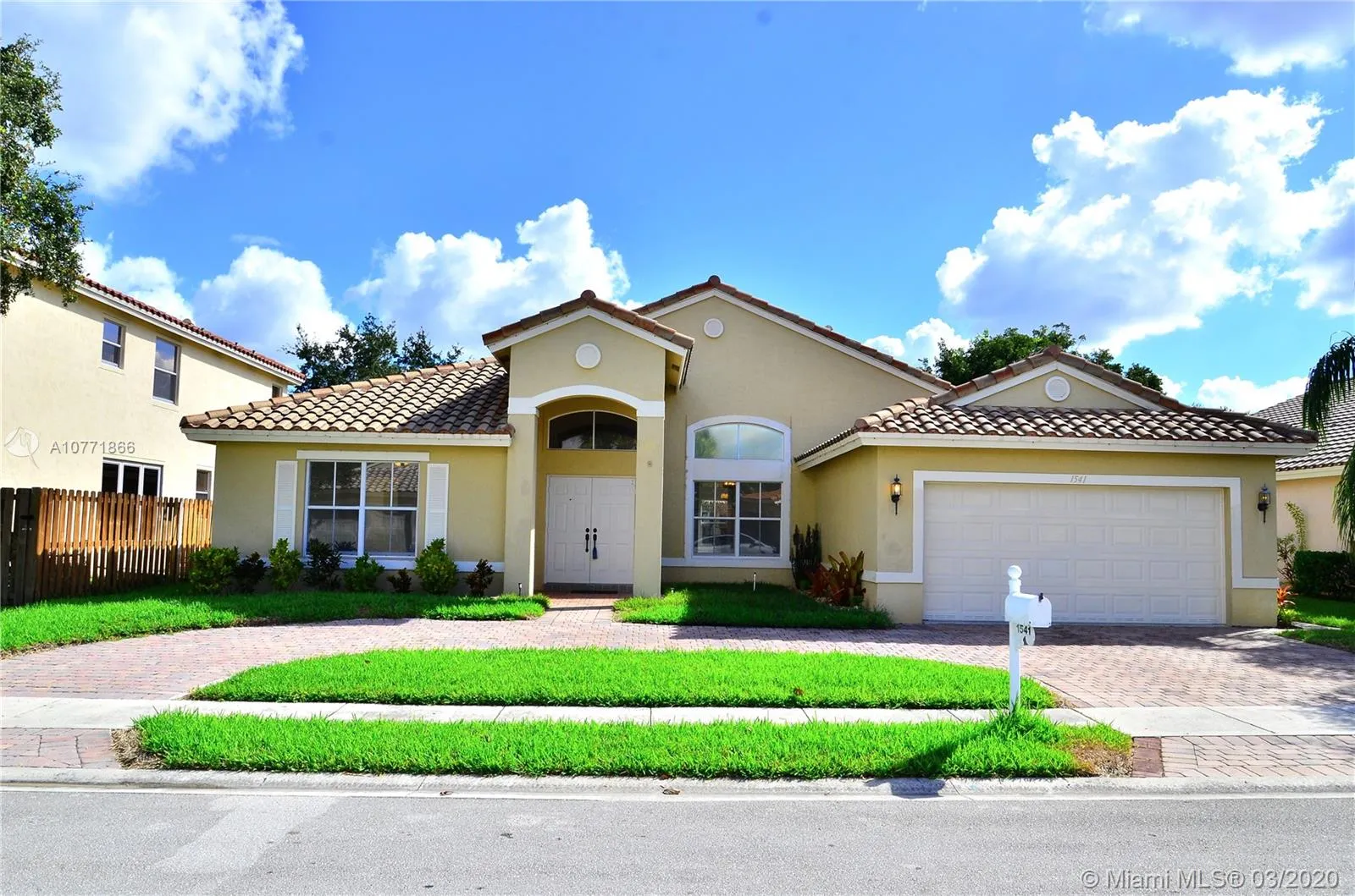 5 bedroom 4 bath for sale at 1541 SW 190th Ave, Pembroke Pines FL 33029