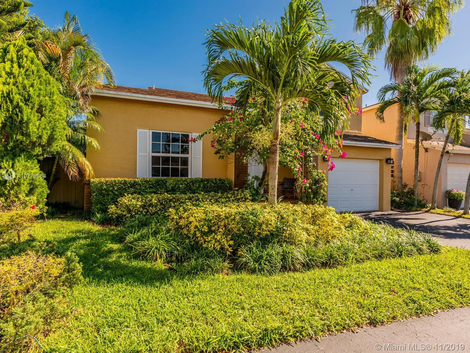 8255 NW 192nd Ter, Hialeah FL 33015