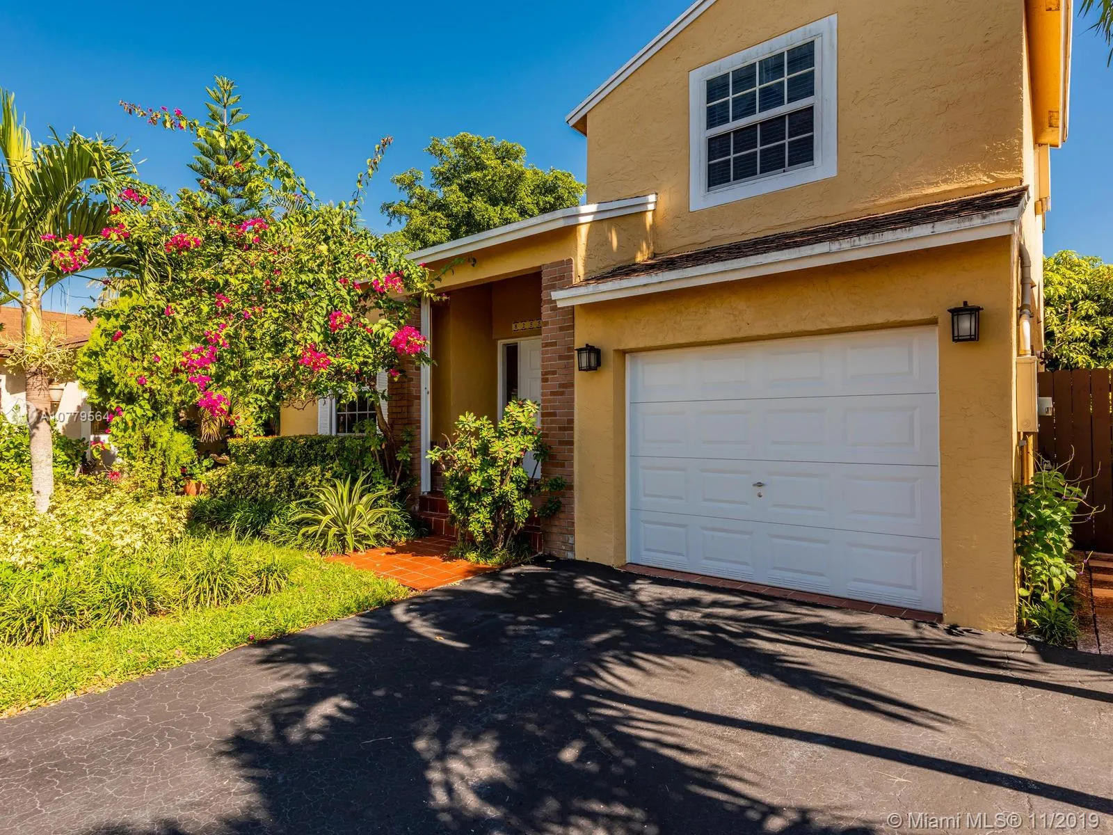 8255 NW 192nd Ter, Hialeah FL 33015