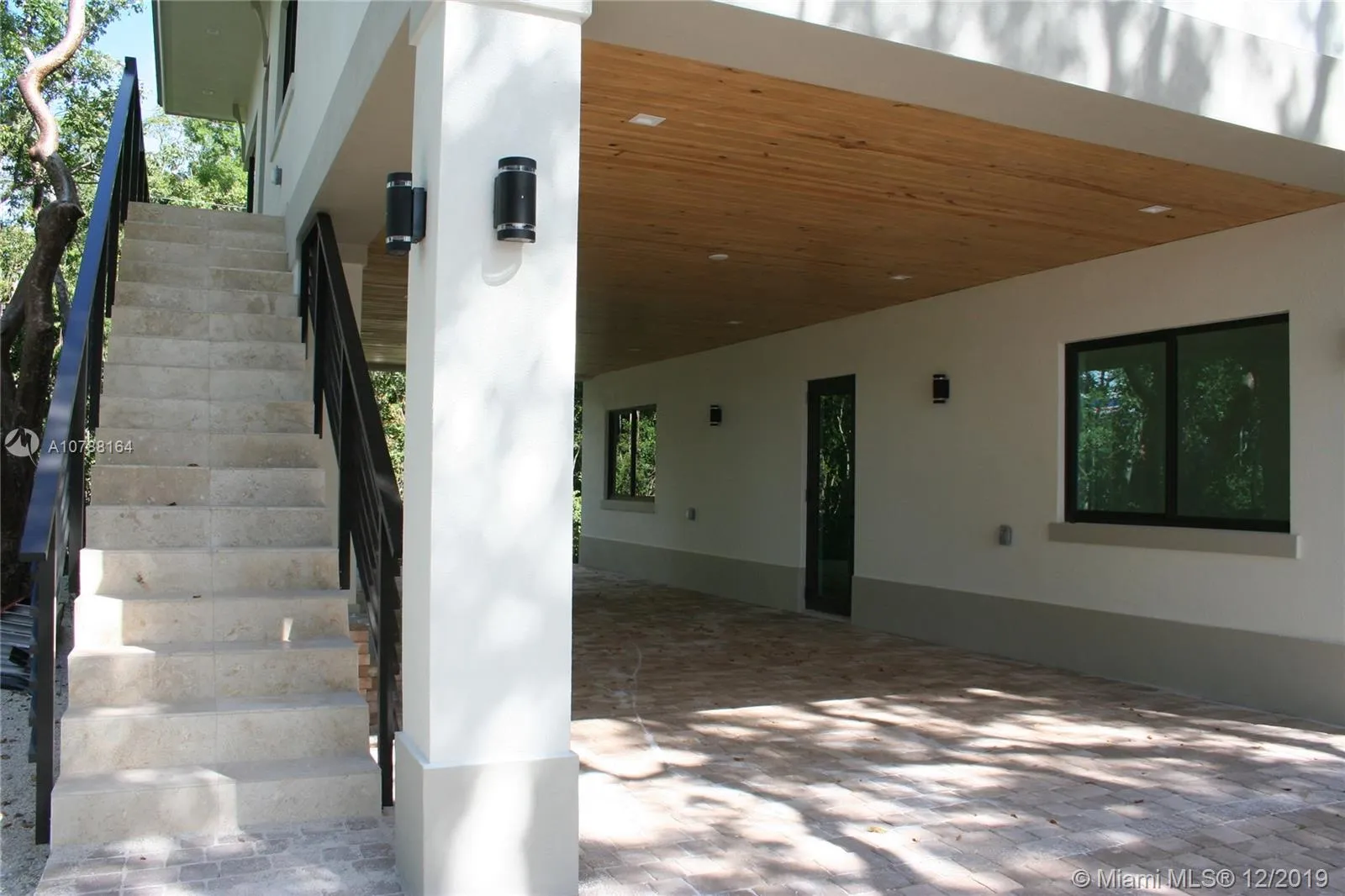 12 Coral Dr, Key Largo FL 33037