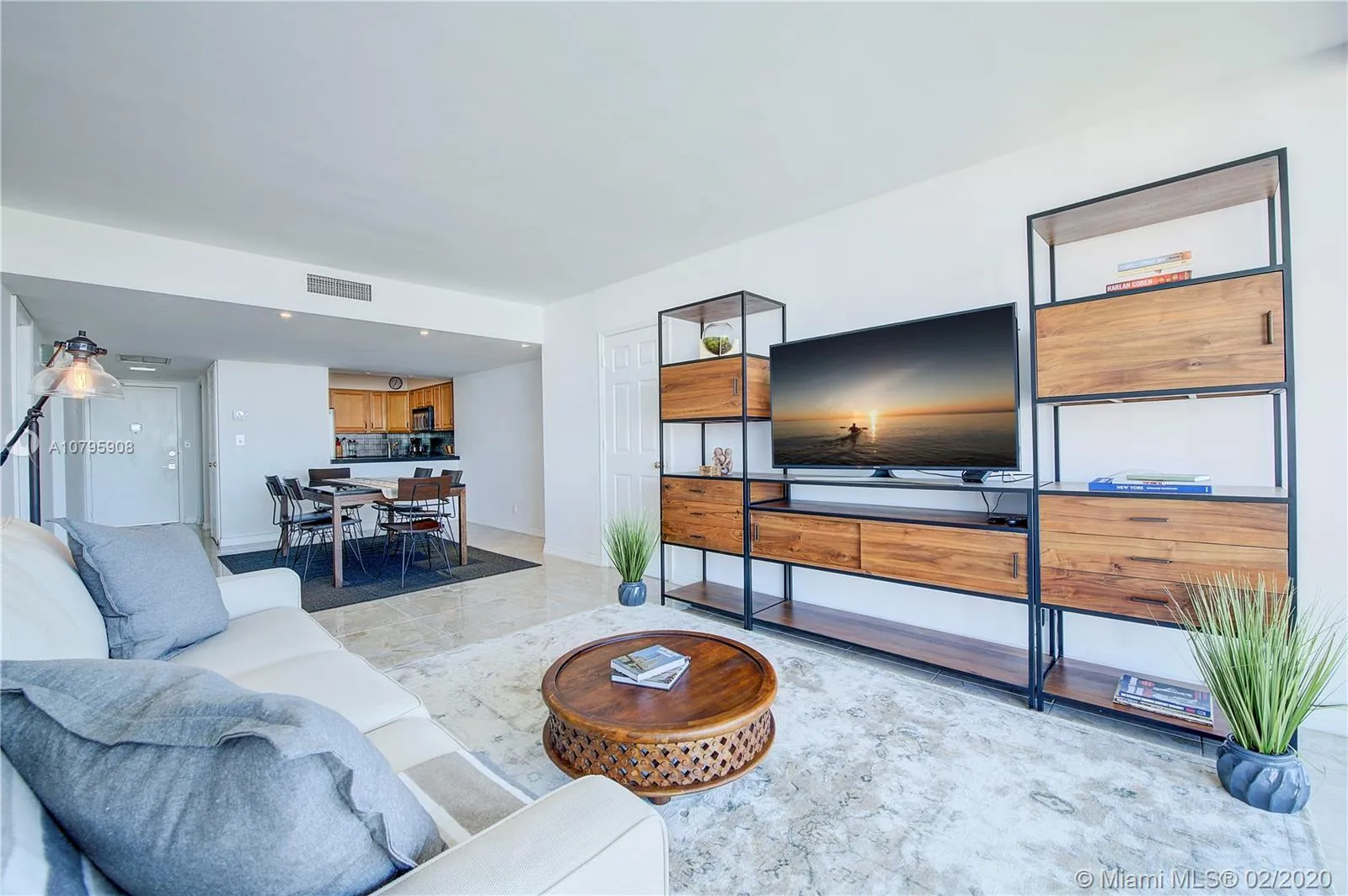 2 bedroom 2 bath for sale at 20335 W Country Club Dr # 2210, Aventura FL 33180