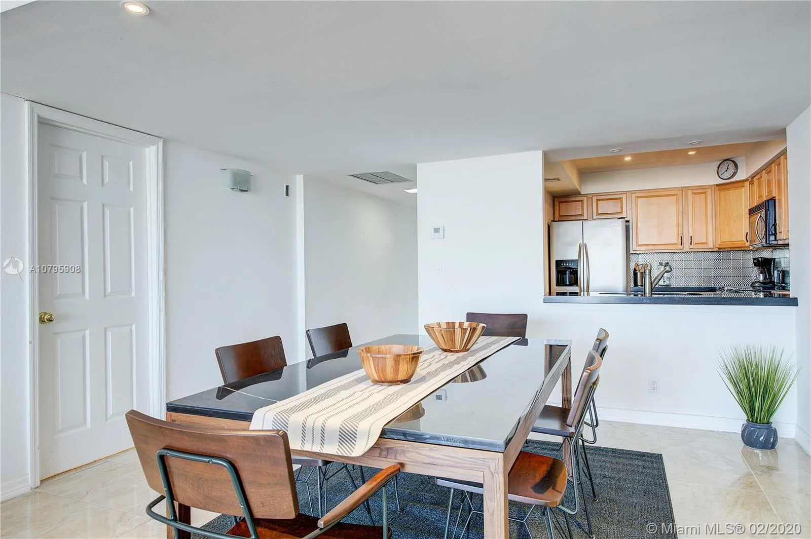 20335 W Country Club Dr # 2210, Aventura FL 33180