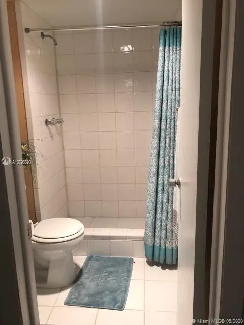 301 Cambridge Rd # 302, Hollywood FL 33024