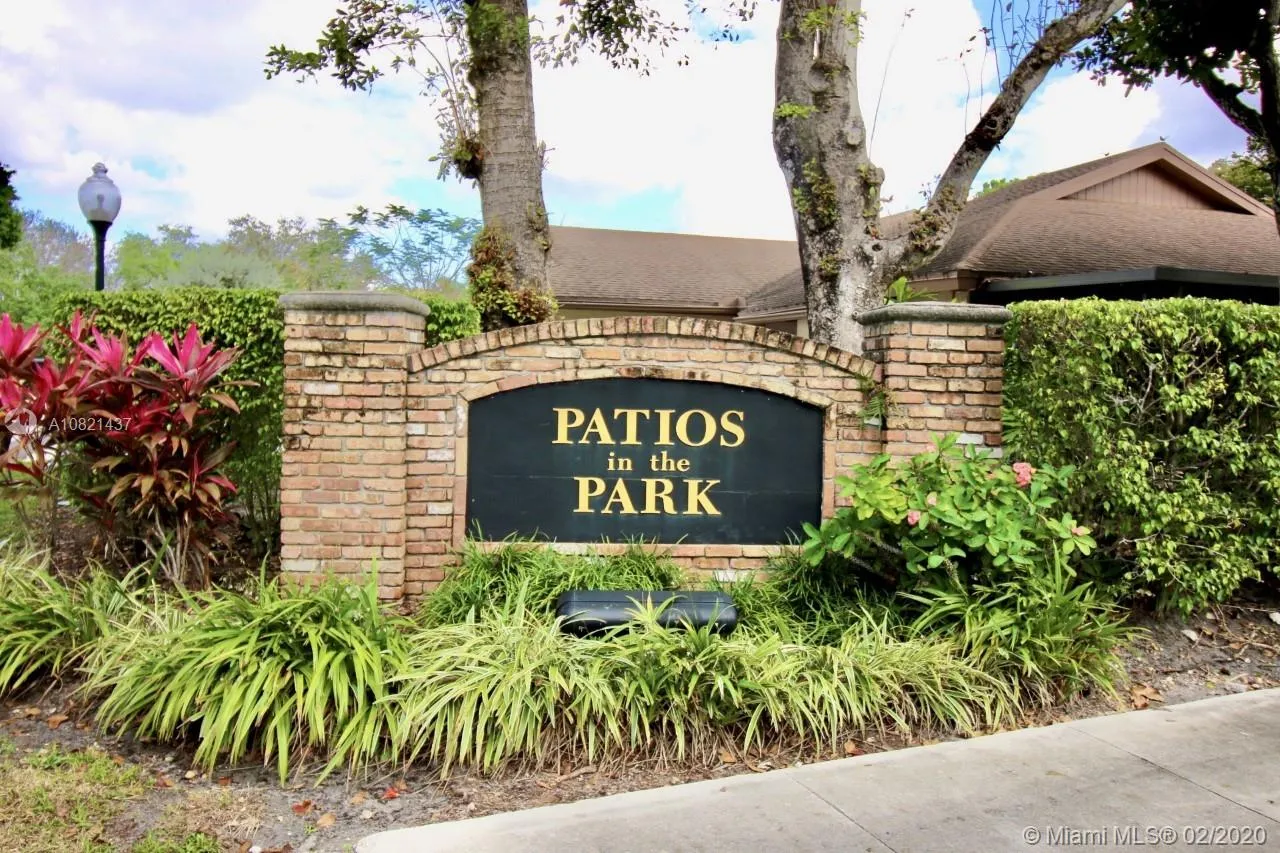 241 NW 65th Ave, Plantation FL 33317