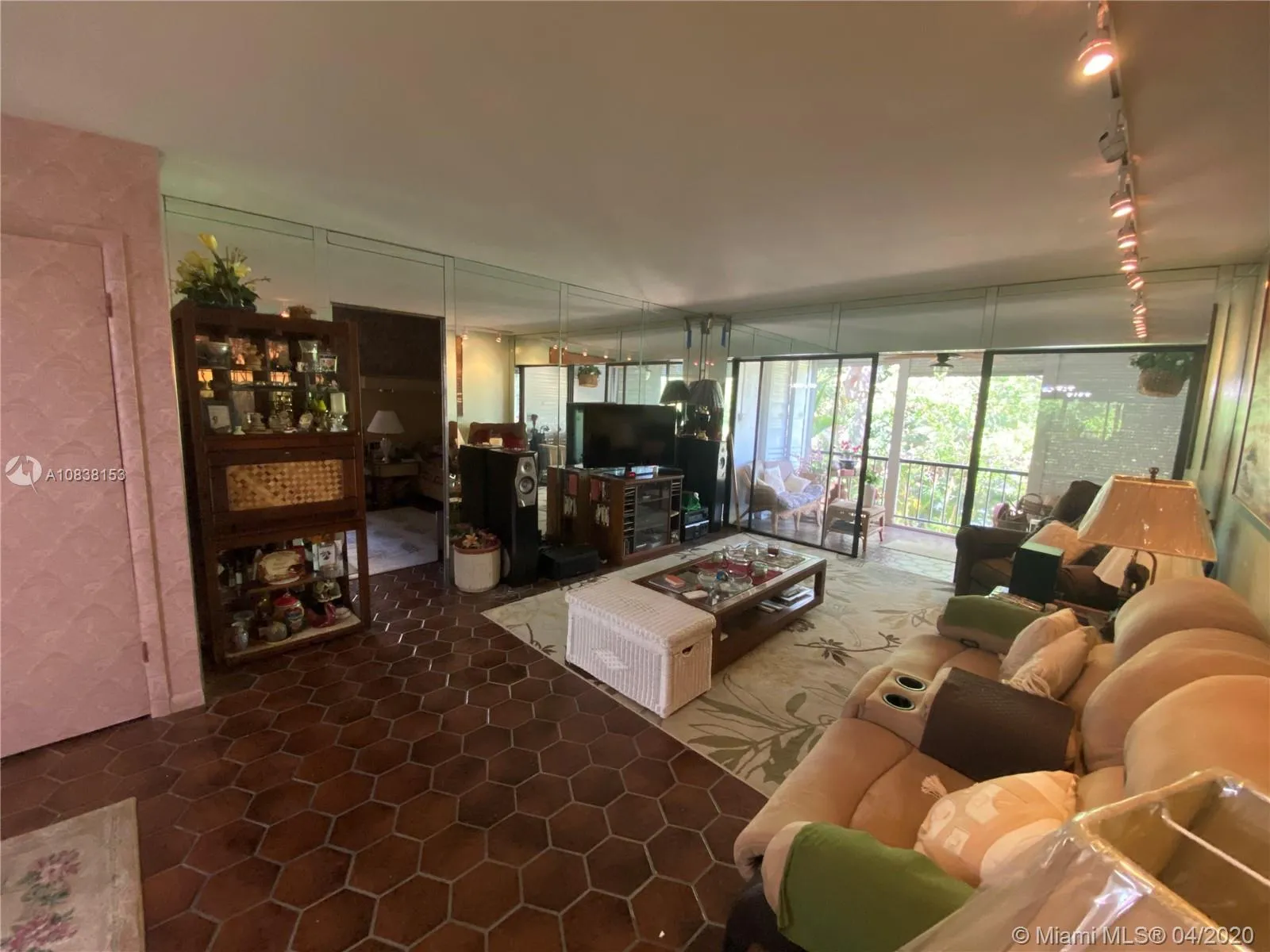 6010 S Falls Cir Dr # 310, Lauderhill FL 33319