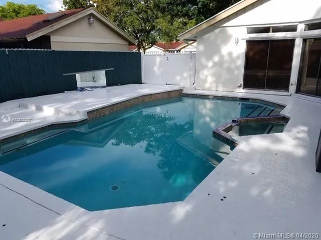 3 bedroom 2 bath for sale at 20527 NE 9th Pl, Miami FL 33179