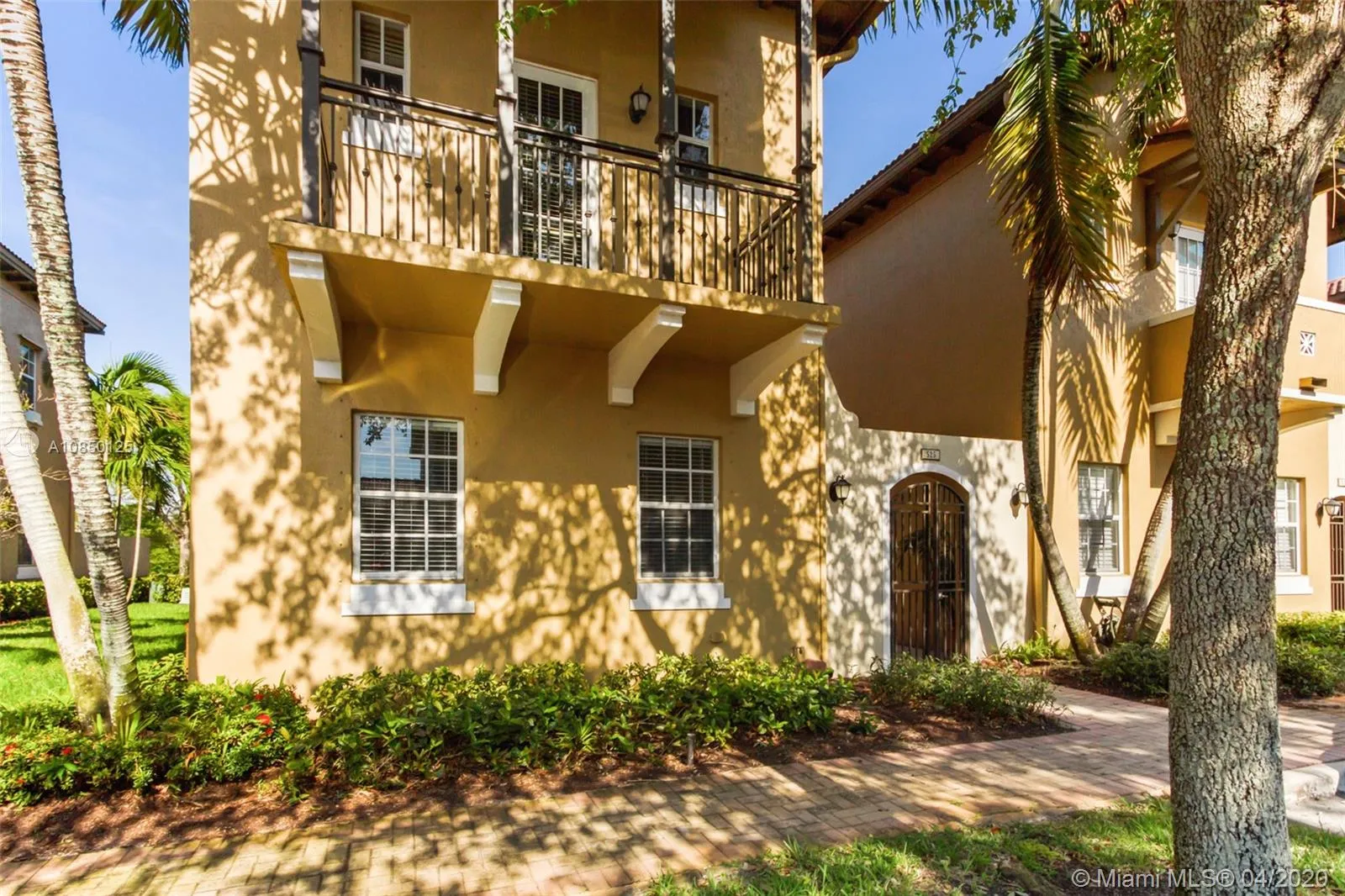 3 bedroom 2 bath for sale at 525 SW 146th Ter # 8, Pembroke Pines FL 33027