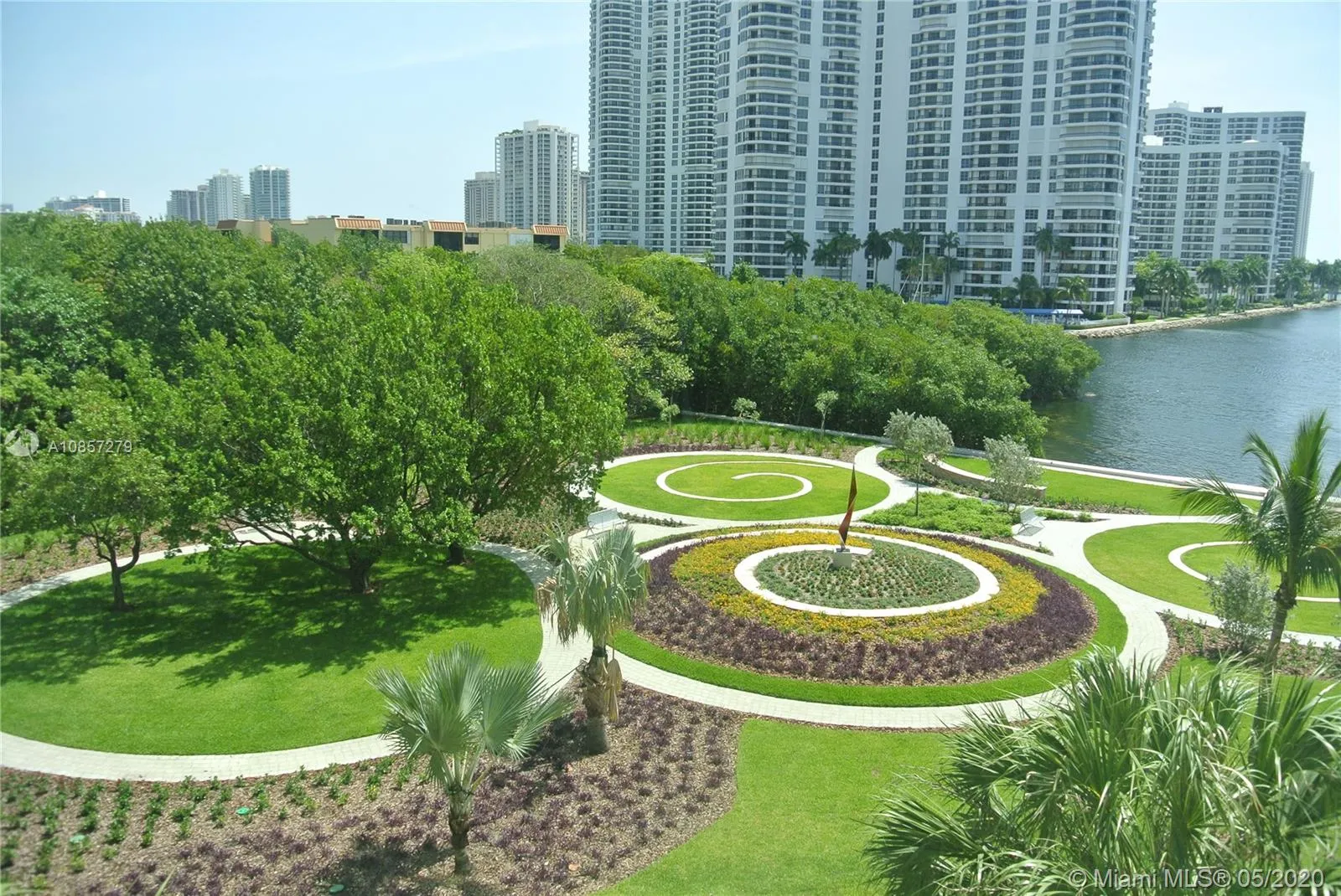 2 bedroom 2 bath for sale at 3370 Hidden Bay Dr # 402, Aventura FL 33180