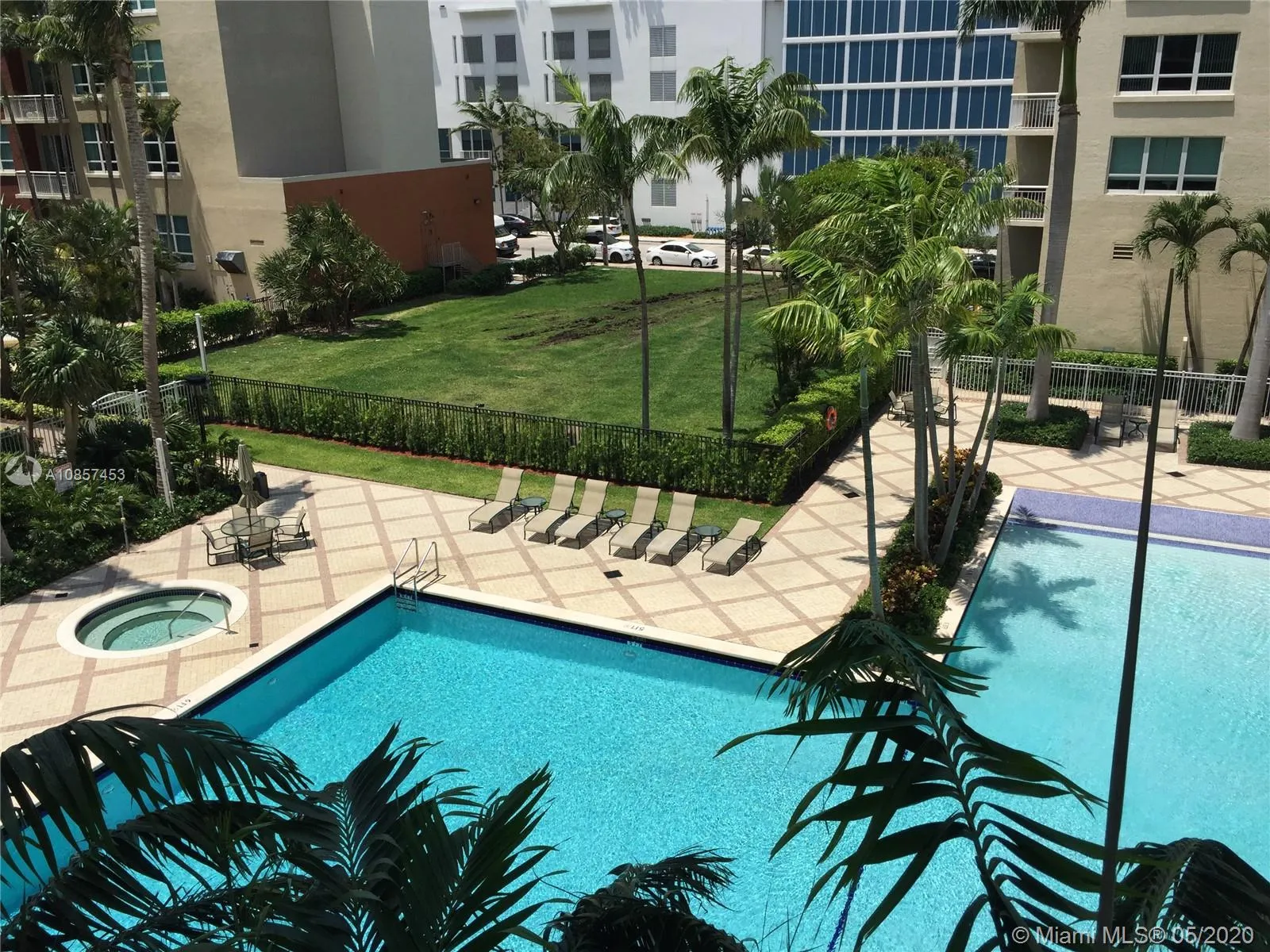 2 bedroom 2 bath for sale at 2000 N Bayshore Dr # 303, Miami FL 33137