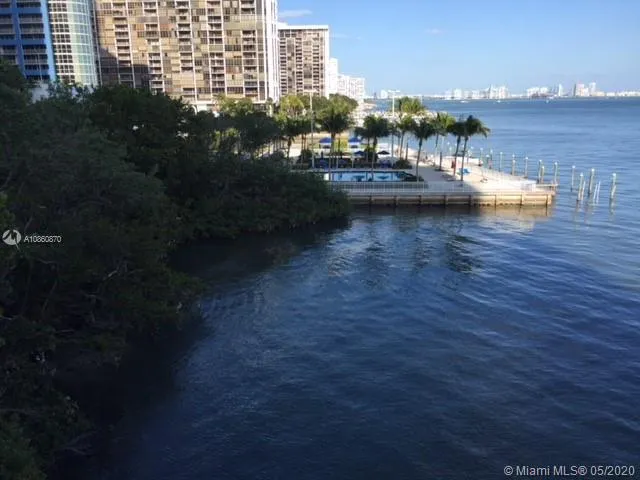 2 bedroom 2 bath for sale at 2201 Brickell Ave # 75, Miami FL 33129