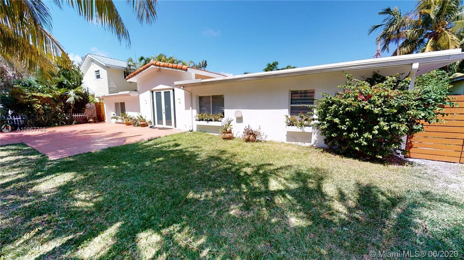 211 190th St, Sunny Isles Beach FL 33160