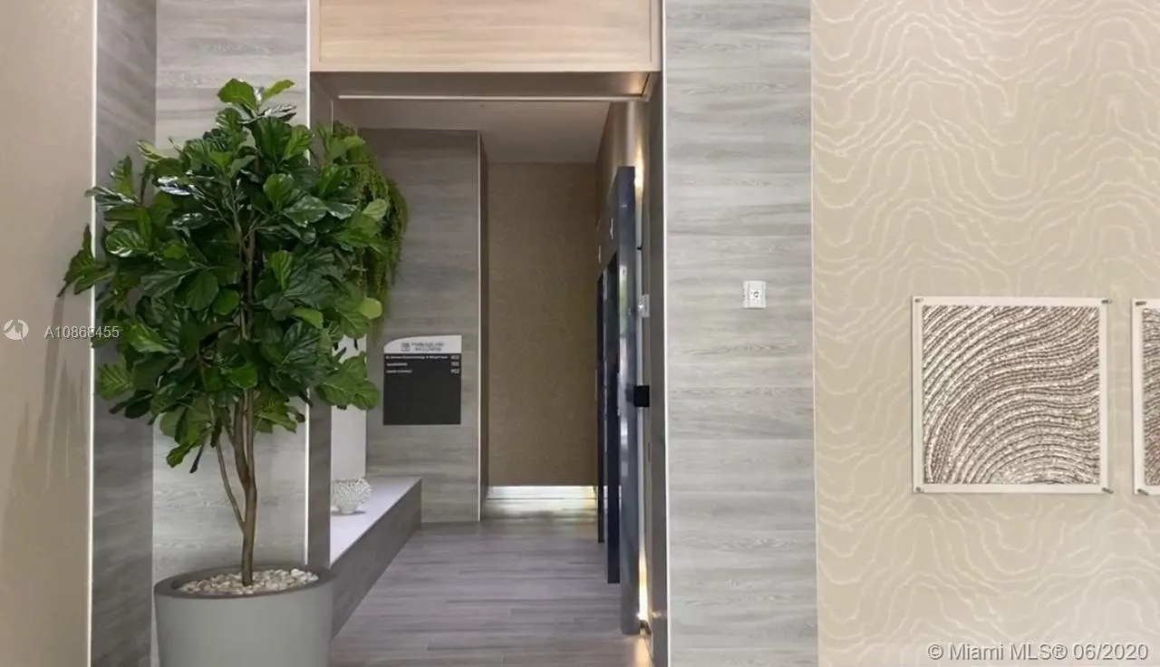 2920 NE 207th St # 801, Aventura FL 33180