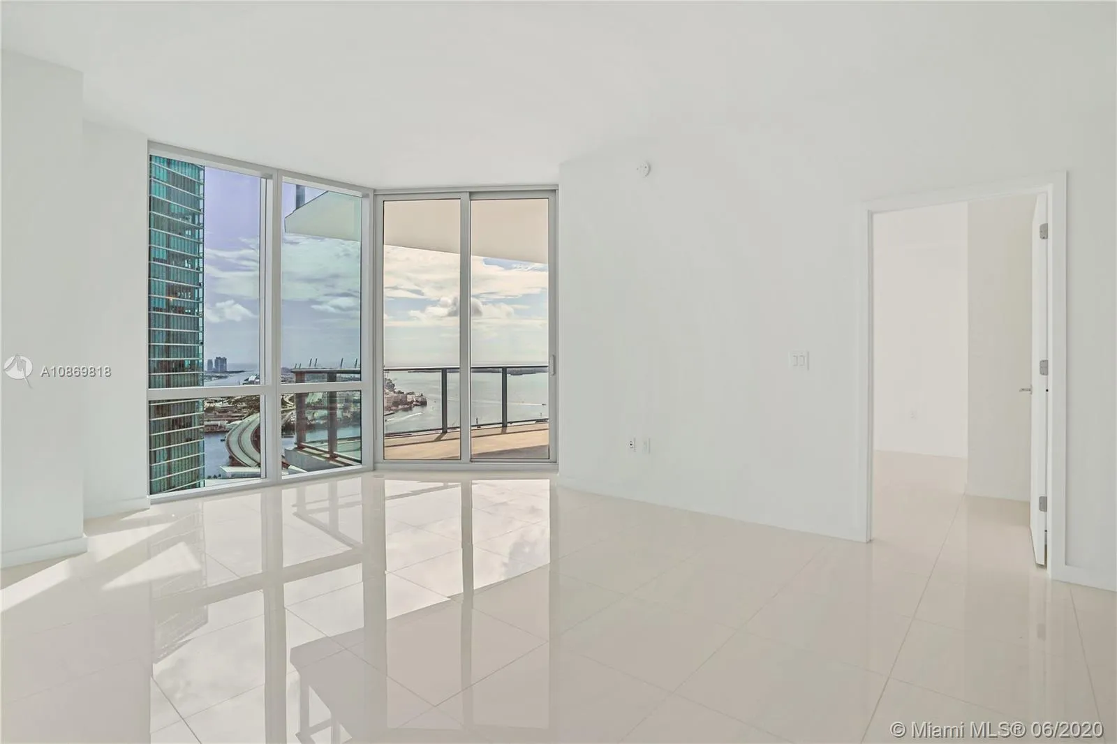 851 NE 1st Ave # 3007, Miami FL 33132