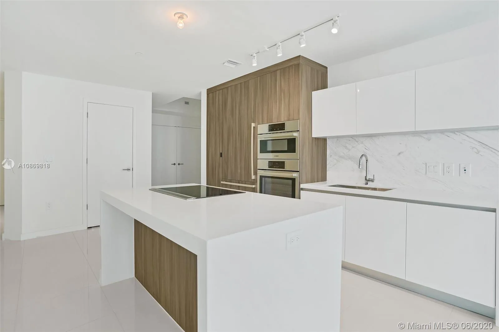 851 NE 1st Ave # 3007, Miami FL 33132