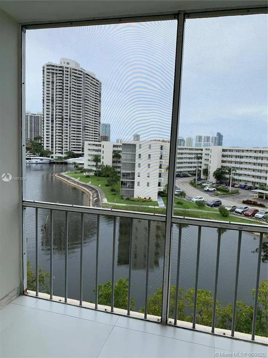 1 bedroom 1 bath for sale at 2930 Point East Dr # E610, Aventura FL 33160